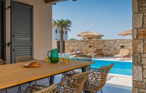 Outdoor dining - Pet friendly home in Svetvincenat (Svetvincenat)