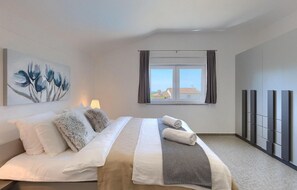 5 chambres, lit parapluie, Wi-Fi gratuit, draps fournis