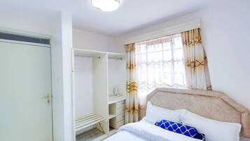 1 bedroom, iron/ironing board, WiFi, bed sheets