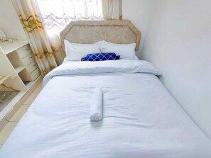 1 bedroom, iron/ironing board, WiFi, bed sheets
