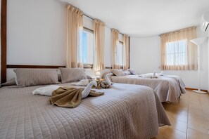 5 bedrooms, free WiFi, bed sheets