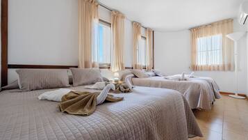 5 quartos, Wi-Fi de cortesia, roupa de cama