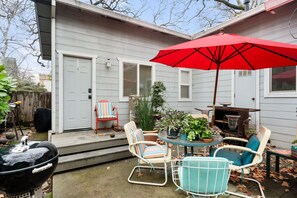 Outdoor dining - This guest house is a 0 bedroom(s), 1 bathrooms, located in Chico, CA. (Chico)