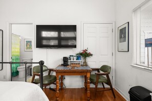 Free WiFi, bed sheets