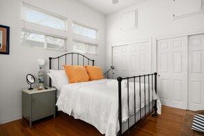 Free WiFi, bed sheets - This guest house is a 0 bedroom(s), 1 bathrooms, located in Chico, CA. (Chico)