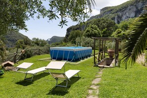 Property grounds - Apartment "Casa Virginia - Corbezzolo" with Shared Pool & Wi-Fi (Orco Feglino)