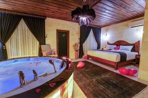 Premium bedding, memory-foam beds, free minibar items - Enjoy Stone Hotel  (Nevsehir)