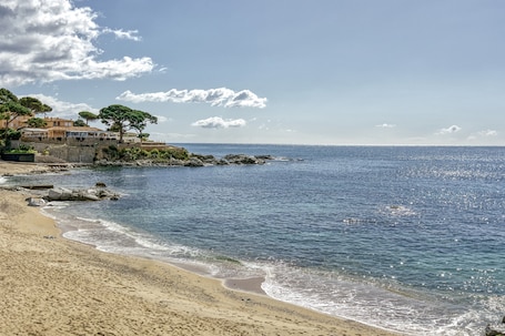 Am Strand. Ferienwohnung 'Calella Pallafrugell' mit privater Terrasse