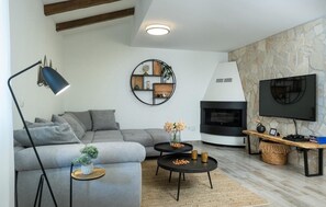Fernseher, Stereoanlage