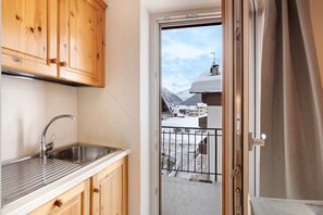 Interior - Apartment 'Appartamento Zefiro' with Mountain View, Balcony and Wi-Fi (Livigno)