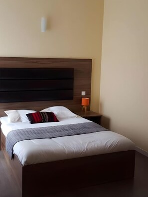 Apartment | Individually decorated, iron/ironing board, free WiFi - PERMOREZ HOTEL (Hauts de Bienne)