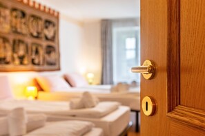 4 Schlafzimmer, Bügeleisen/Bügelbrett, kostenloses WLAN, Bettwäsche