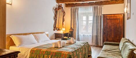 4 dormitorios, tabla de planchar con plancha, wifi gratis y ropa de cama