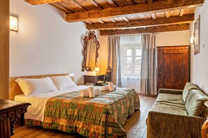 4 habitaciones, tabla de planchar con plancha y wifi gratis 