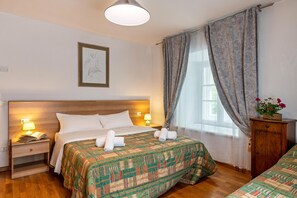 4 habitaciones, tabla de planchar con plancha y wifi gratis 