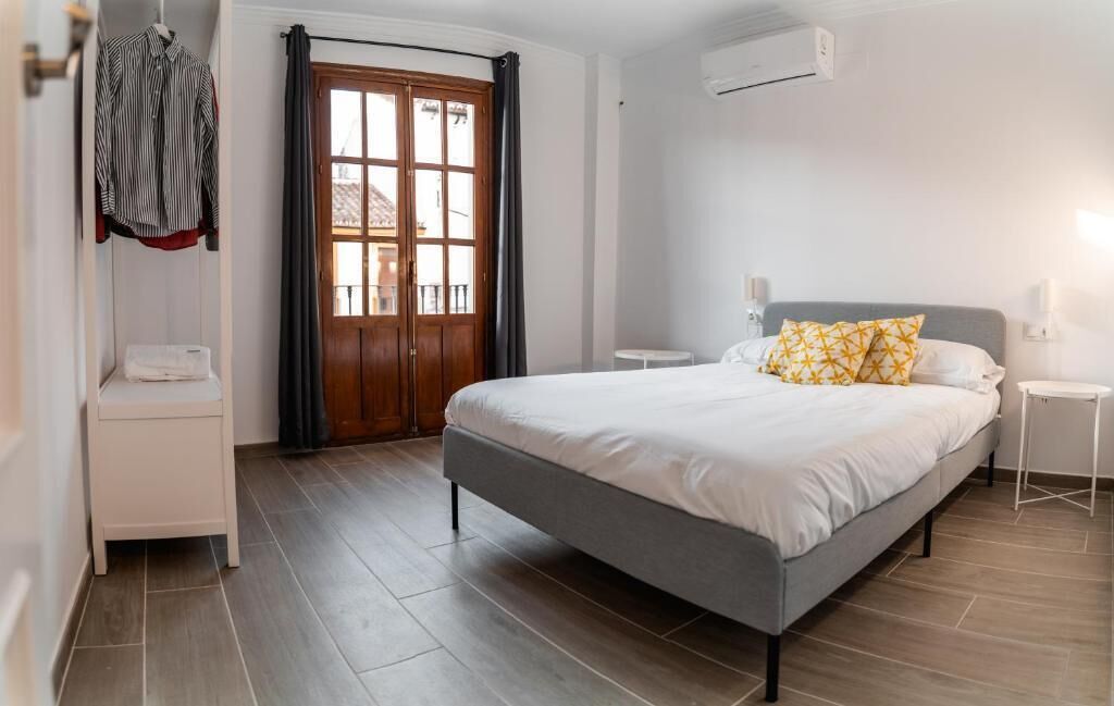 Huoneisto | Ylelliset vuodevaatteet, untuvapeitot, yksilöllisesti kalustettu