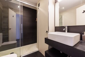Shower, towels