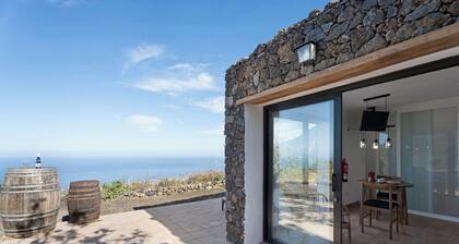 Holiday Home 'Apartamento El Moral' with Sea View, Private Terrace and Wi-Fi