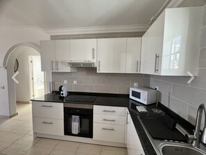 Fridge, oven