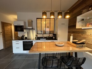 Fridge, microwave, dishwasher