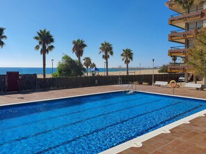 Pool - Beachfront duplex for 8, WiFi & parking included (Torredembarra)