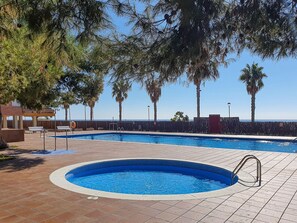 Pool - Beachfront duplex for 8, WiFi & parking included (Torredembarra)