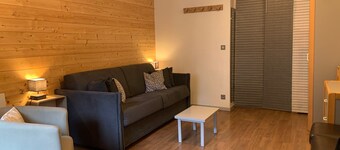 Studio for 4 with balcony and WIFI in city center