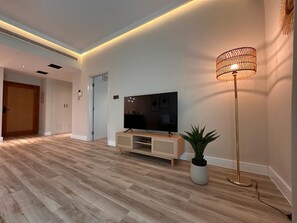 Interior - Modern-Chic 1BR in The Greens - Central Dubai (Dubai)