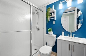 Shower, towels - Nicely Renovated Two Bedroom Oceanside Condo (Ocean City)
