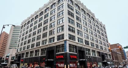 3BR CozySuites TheBlock Skybridge Access