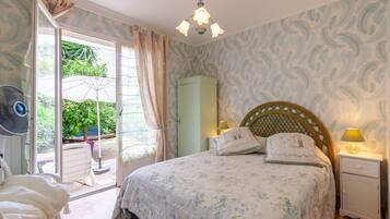 1 makuuhuone, silitysrauta/-lauta, ilmainen Wi-Fi, vuodevaatteet