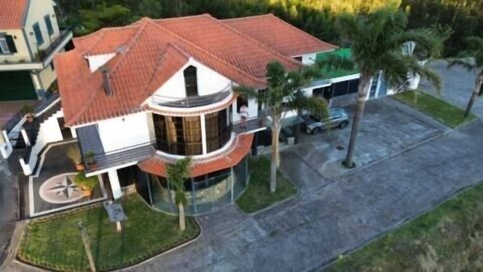 Esterni