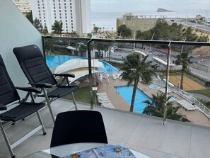 A heated pool - Apartment 'Sunset Waves' with Sea View, Wi-Fi and Air Conditioning (Benidorm)