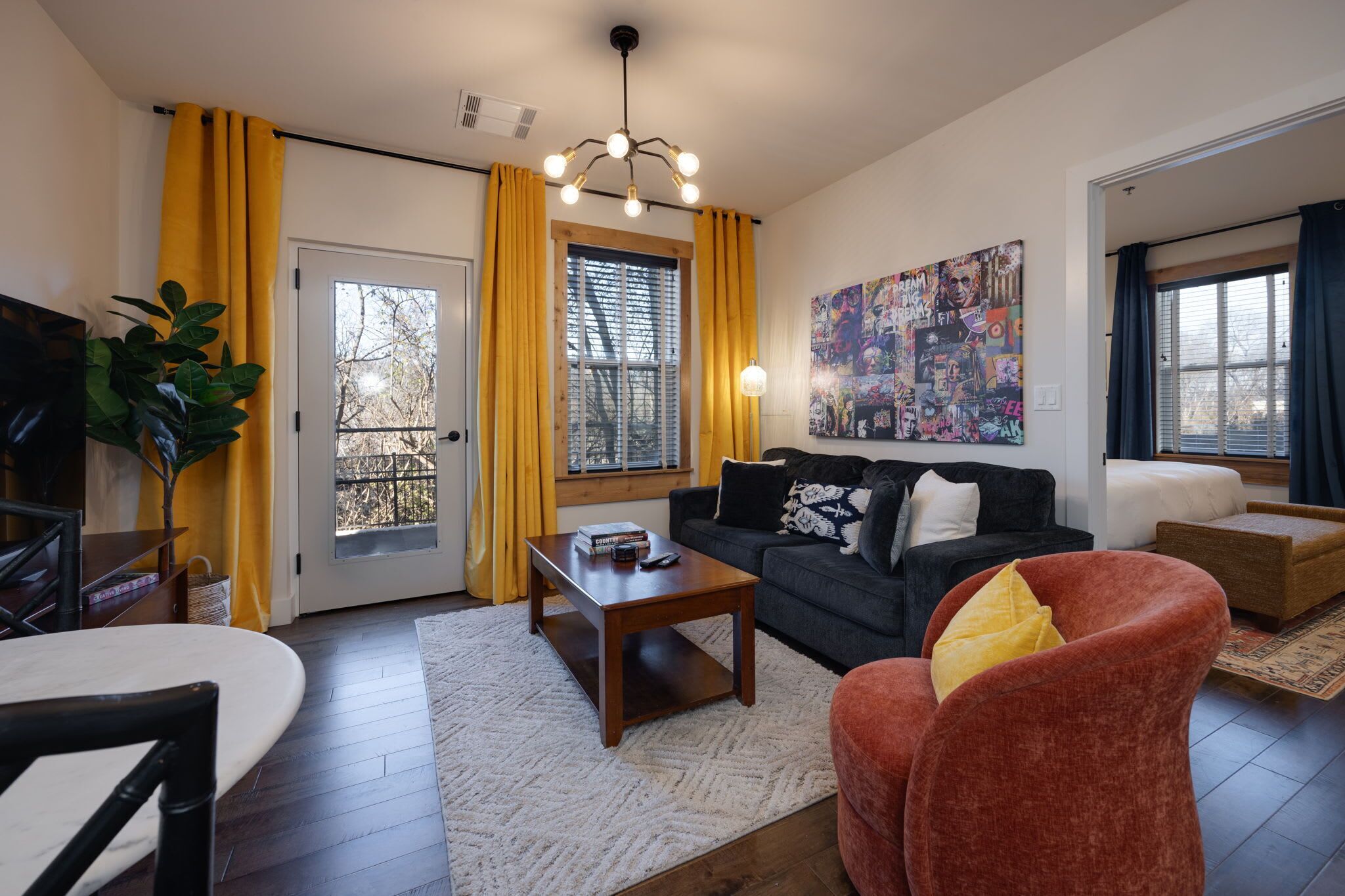 电视、立体声音响、办公室