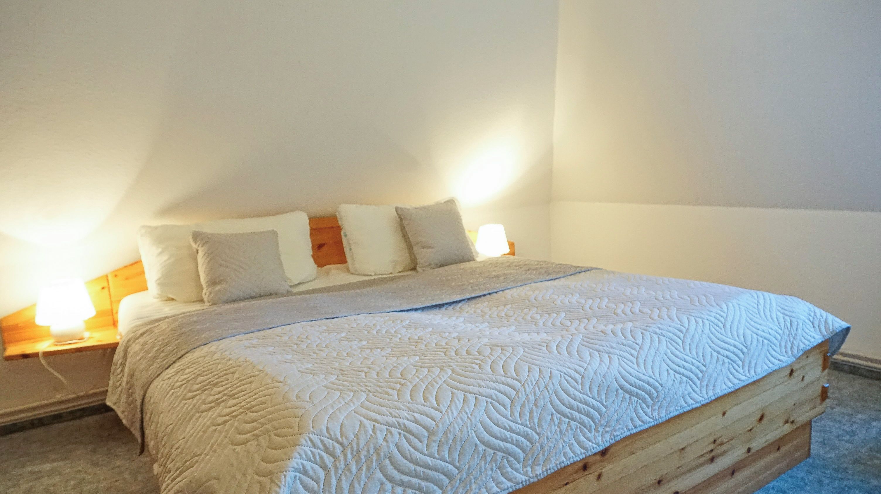 2 Schlafzimmer, Reisekinderbett, kostenloses WLAN