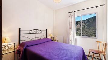 1 chambre, fer et planche à repasser, Wi-Fi gratuit, draps fournis