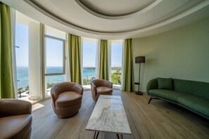 80-cm Smart TV with digital channels, Netflix, streaming services - Agaya Didim Resort Hotel -Ultra All Inclusive (Didim)