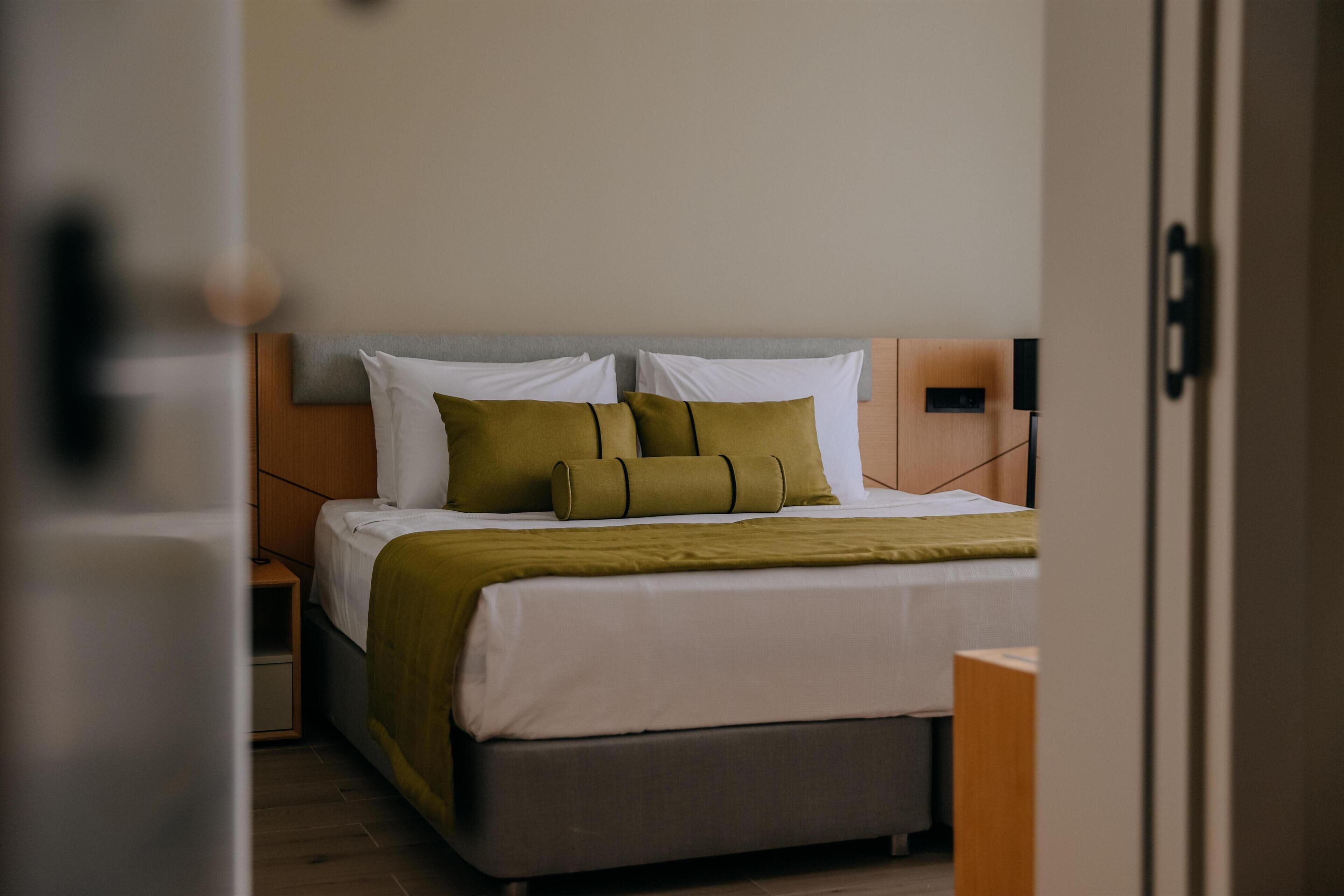 Luxury Suite | Premium bedding, Select Comfort beds, free minibar, in-room safe