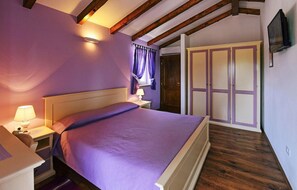 4 chambres, lit parapluie, Wi-Fi gratuit, draps fournis