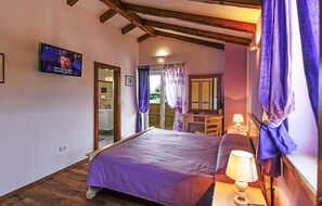 4 Schlafzimmer, Reisekinderbett, kostenloses WLAN, Bettwäsche
