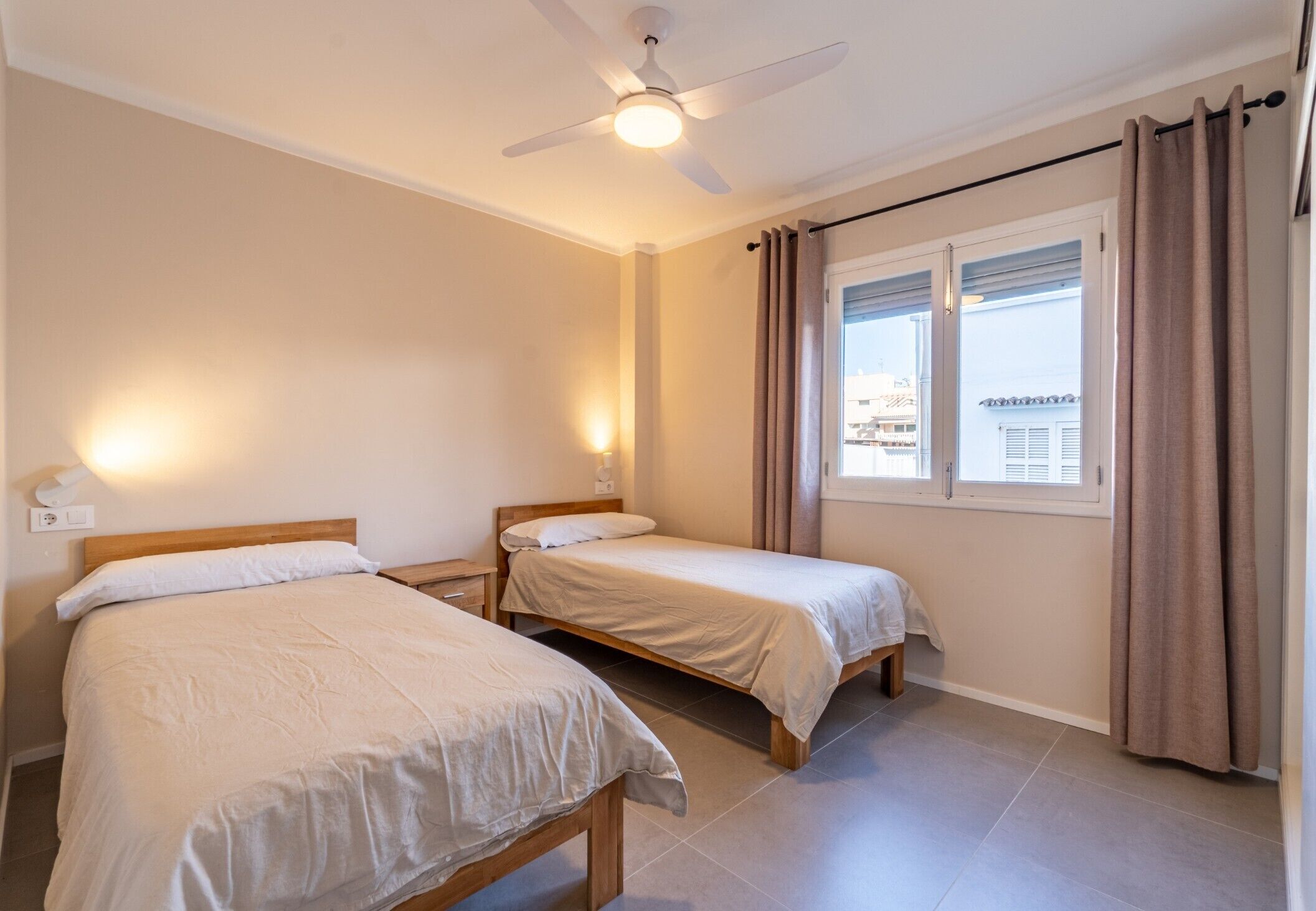 2 chambres, fer et planche à repasser, Wi-Fi gratuit, draps fournis