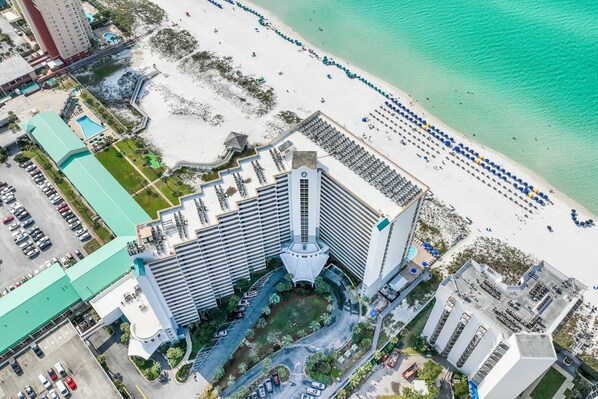 Exterior - Renovated beachfront condo, spectacular Gulf views (Destin)