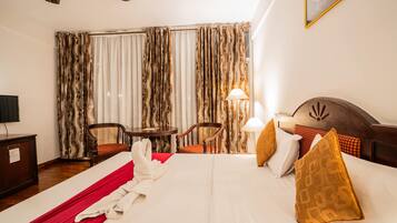 Individually furnished, desk, free WiFi, bed sheets