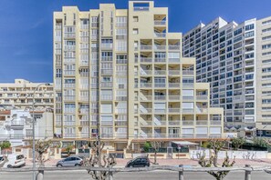 Exterior - Apartment 'Les Embruns' with Sea View, Private Terrace and Balcony (Empuriabrava)