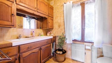 Doccia, asciugacapelli, asciugamani