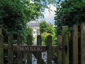 Cottage | Property grounds