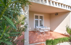 Outdoor dining - 1 bedroom lovely apartment in Costa Rei (Costa Rei)