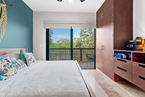 2 bedrooms, iron/ironing board, travel cot, WiFi