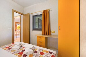 2 bedrooms, free WiFi, bed sheets