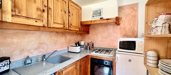 Apartamento 'Chez Agathe Au Chalet De Segure' con vistas a la montaña, jardín compartido y Wi-Fi